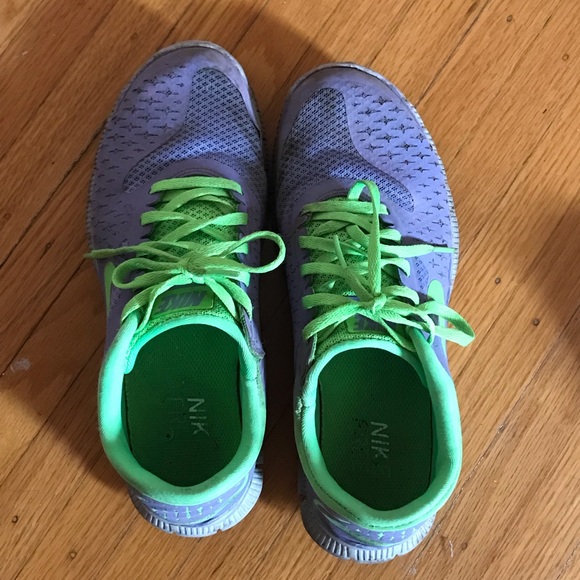 Nike running shoes - Picture 2 of 3